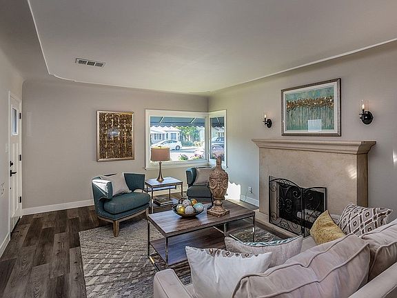 4th image of 564 Irving Ave