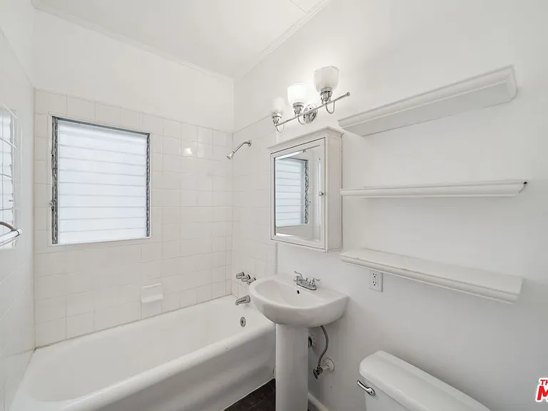 140 S Elm Dr #1 — Photo 10