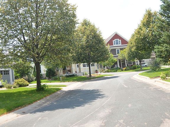 5th image of 440 Hallam Ave S