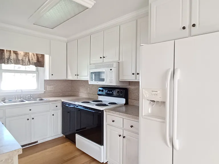 438 Lagrange Rd — Photo 8