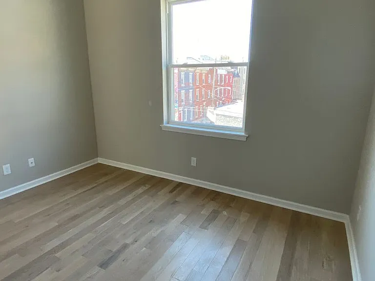 776 S 15th St — Photo 5