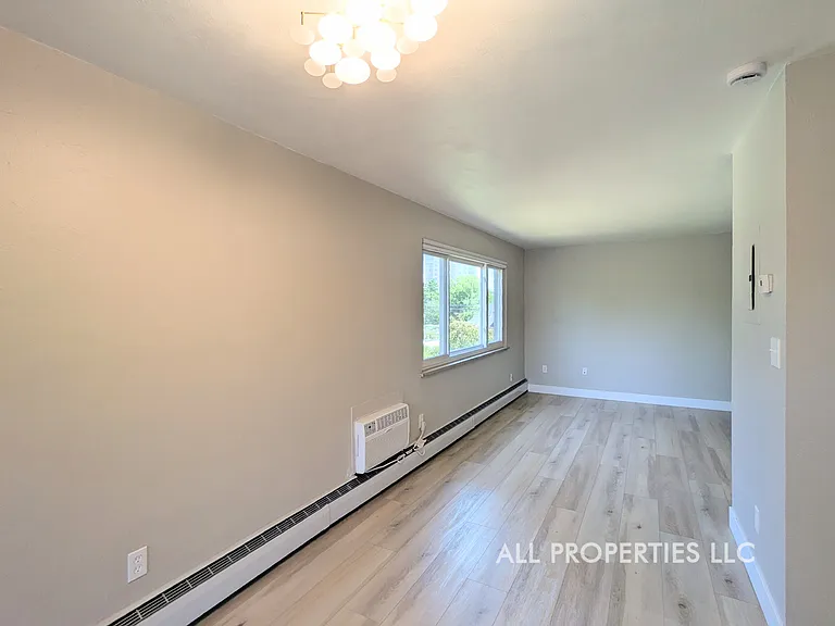 200 N Sherman St #9 — Photo 12