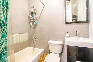 Rented by Rennit Inc.