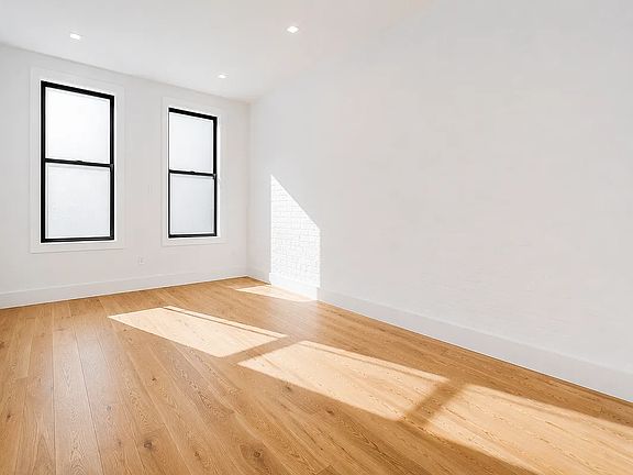 2nd image of 90 Atlantic Ave #Townhouse 1