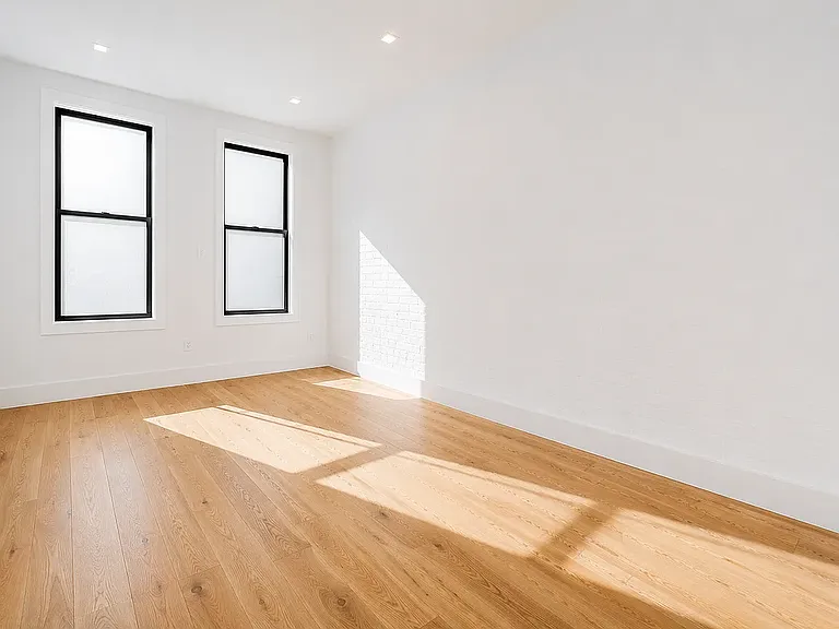 90 Atlantic Ave #Townhouse 1 — Photo 2
