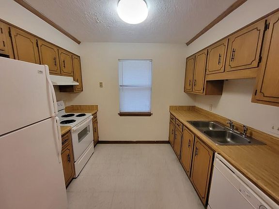 4th image of 208 Flores Ln #B