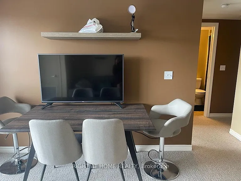 41 Goodwin Dr #404 — Photo 2