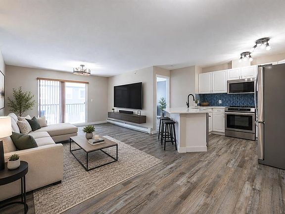 2nd image of 1021 N Ross St #304