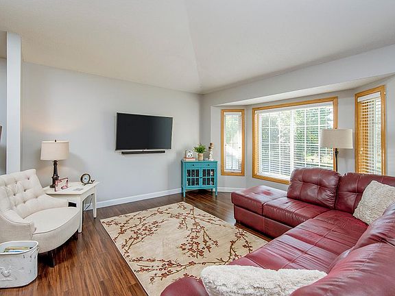 5th image of 5551 148th Ln NW