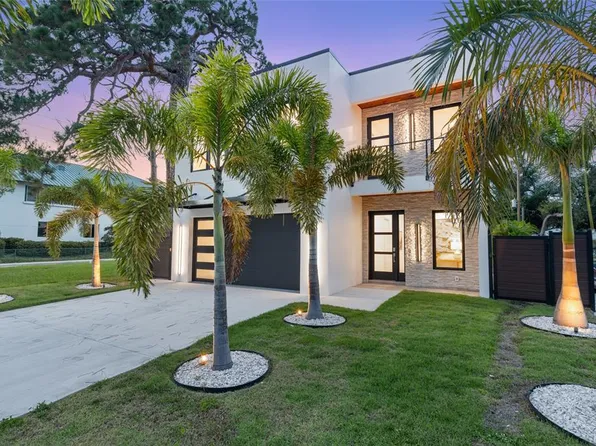 2111 Hawthorne St, Sarasota, FL 34239