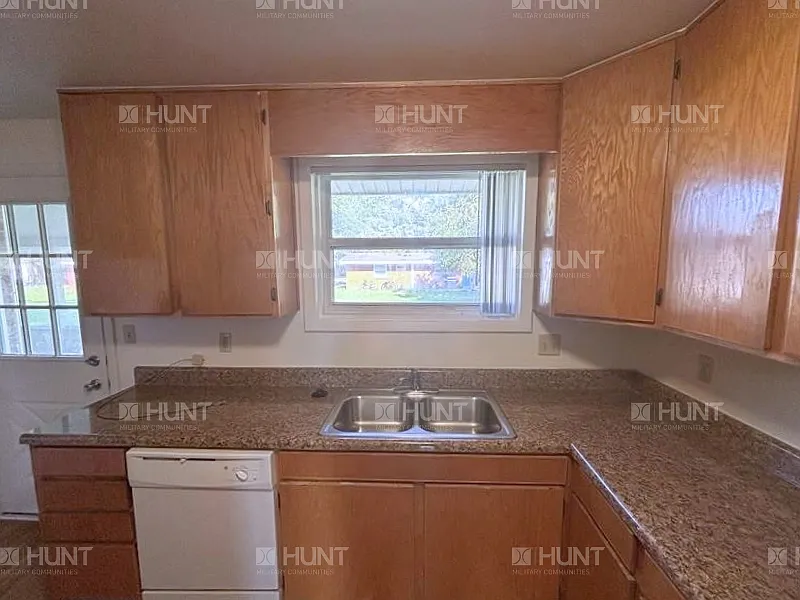 4 bed, 1263 sqft, $1,850 — Photo 4