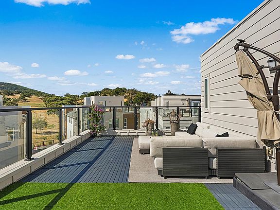 3rd image of 646 Verandah Court