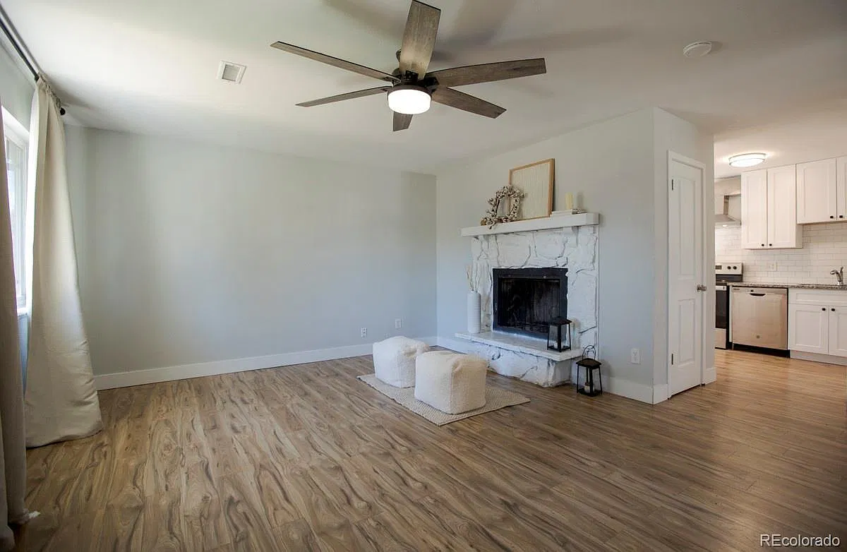 2 bed, 950 sqft, $1,895 — Photo 3