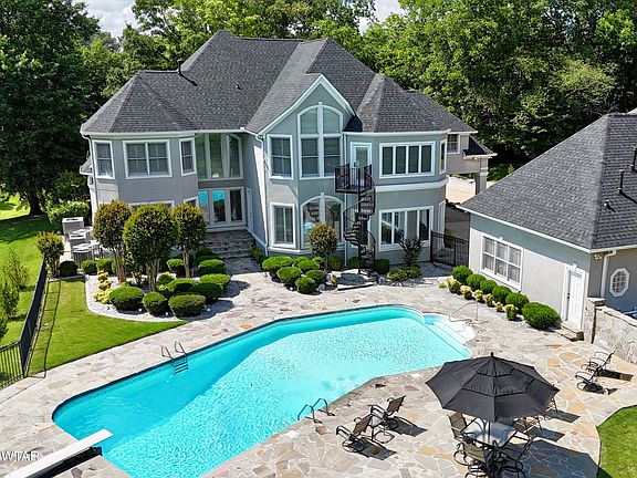 2nd image of 1636 Lannom Dr