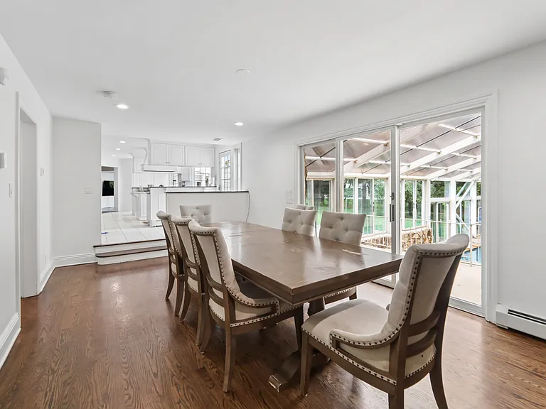 122 Helen Ct — Photo 5