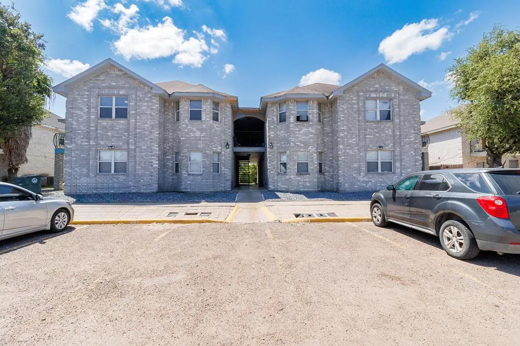 1802 Oasis Dr, unit 207 — Photo 1