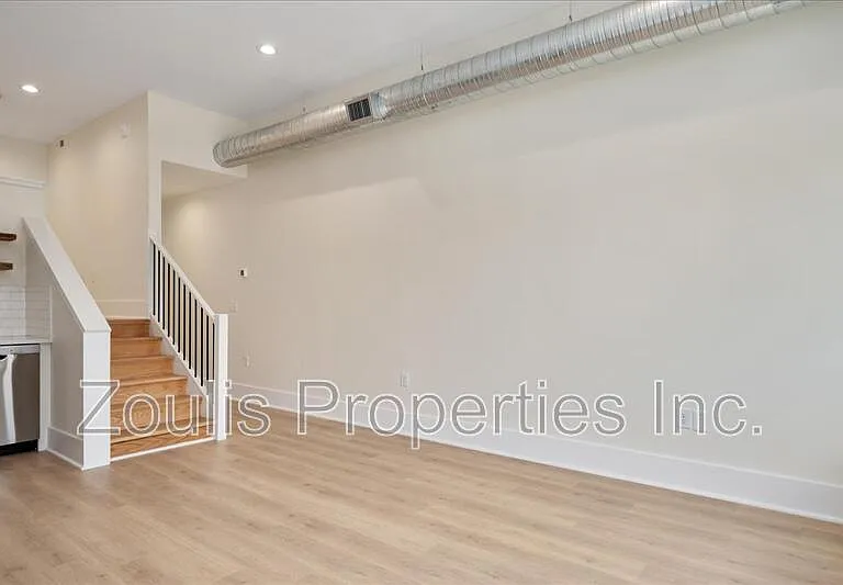 631 S Broadway #1-302 — Photo 5