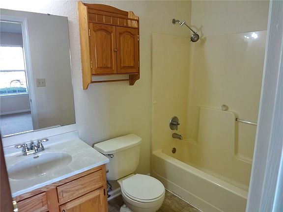 5th image of 2129 N Fleetwood Dr