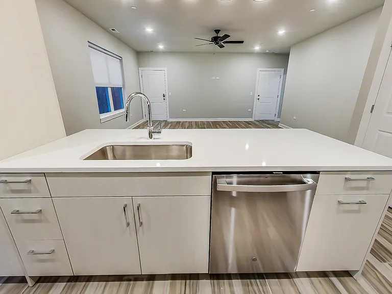 6135 S Kimbark Ave #202 — Photo 6