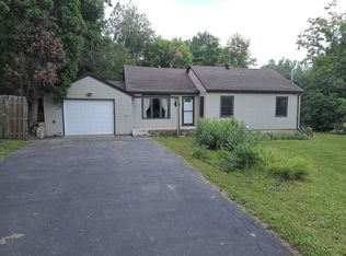 10605 Crestridge Dr, Minnetonka, MN 55305