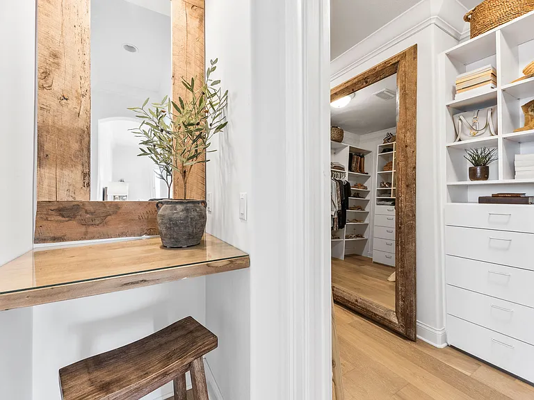102 Acadia Ter — Photo 15
