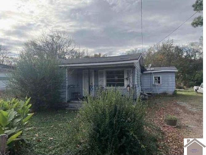 1st image of 415 Hubbardsville Ln