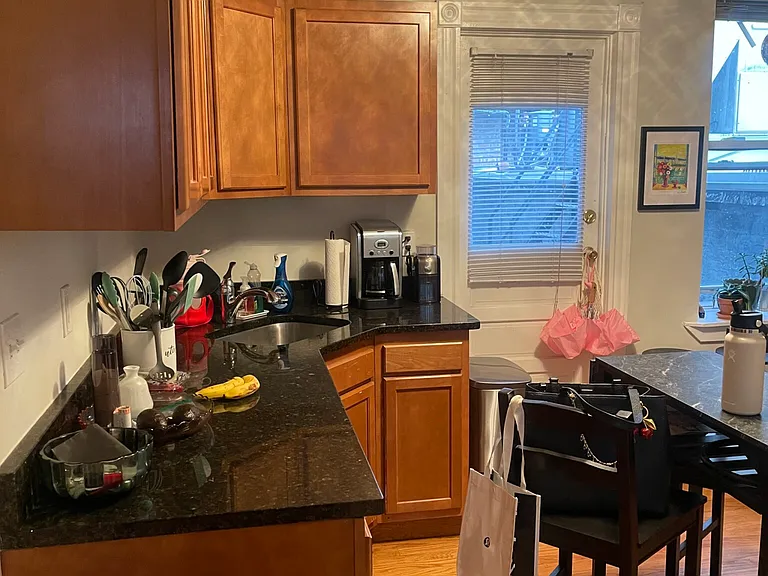220 Hanover St #7 — Photo 5