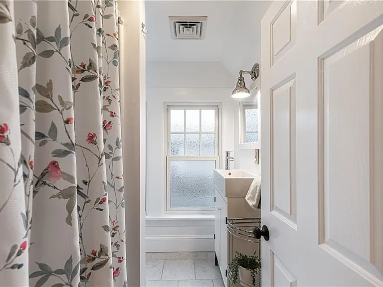 21 Bedlow Ave — Photo 27