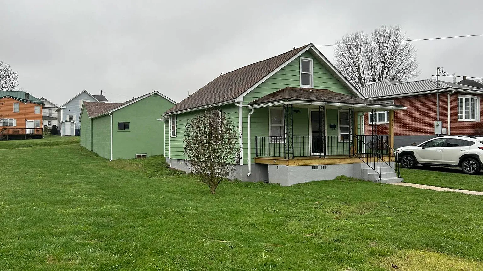 106 Orchard St photo 1