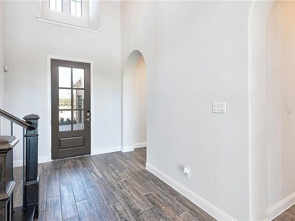 4th image of 2860 Clarendon Ct