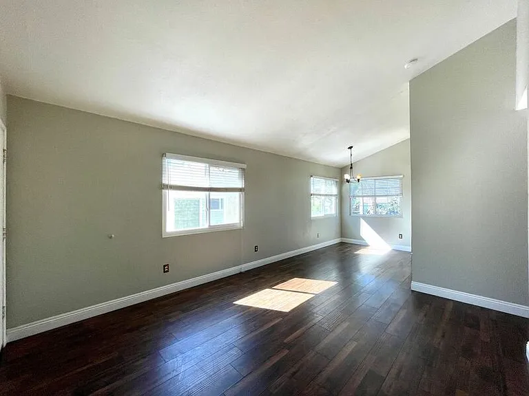 3935 Oregon St #4 — Photo 7