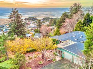355 Horizon Hill Rd, Yachats, OR 97498