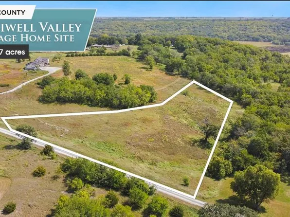 2228 Holliwell Valley Ct, Winterset, IA 50273