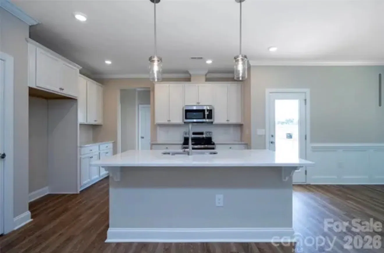 3 bed, 1840 sqft, $2,375 — Photo 4
