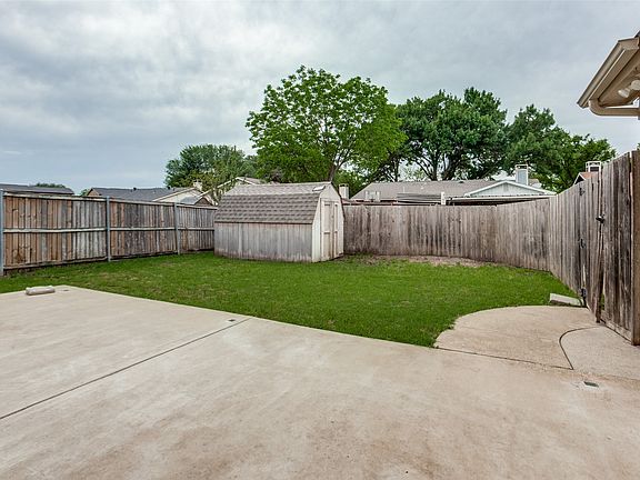 4th image of 1213 Blanco Ln