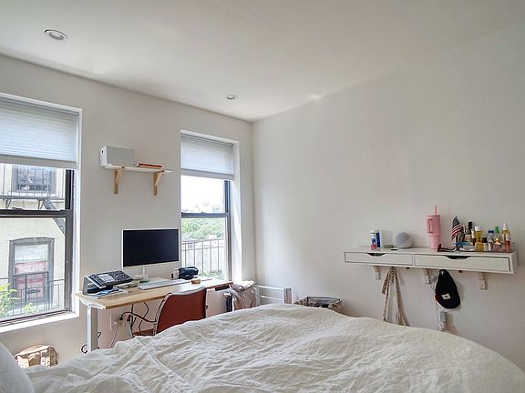 5th image of 310 12th St APT 20