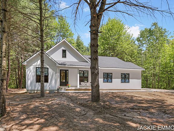 2nd image of 22672 W Kendaville Rd