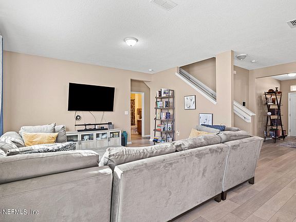5th image of 6836 SANDLE Drive