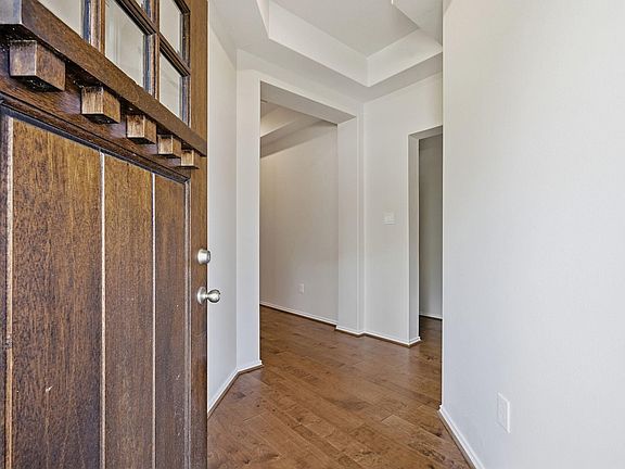 4th image of 2734 Meadow View Ln
