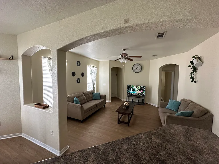 2901 Oakmont Ct — Photo 6