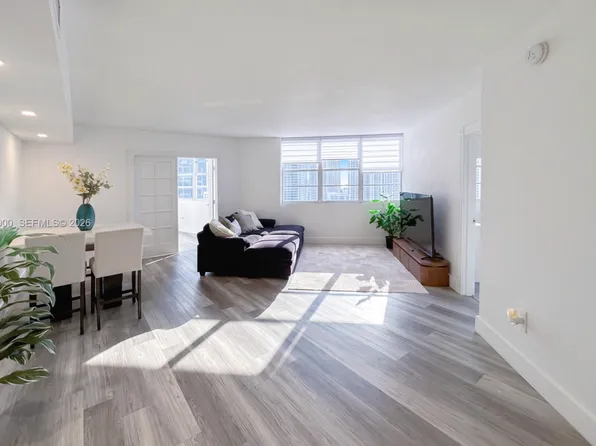 801 Brickell Bay Dr APT 1961, Miami, FL 33131