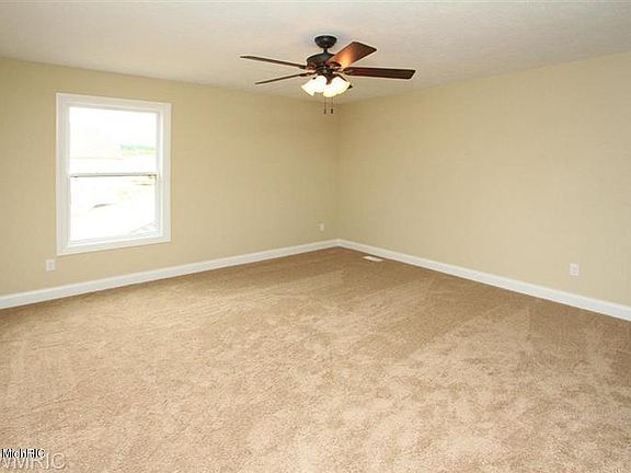 4th image of 8883 Mountain Pine Ln #8