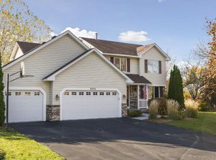 8435 Urbandale Ln N, Maple Grove, MN 55311