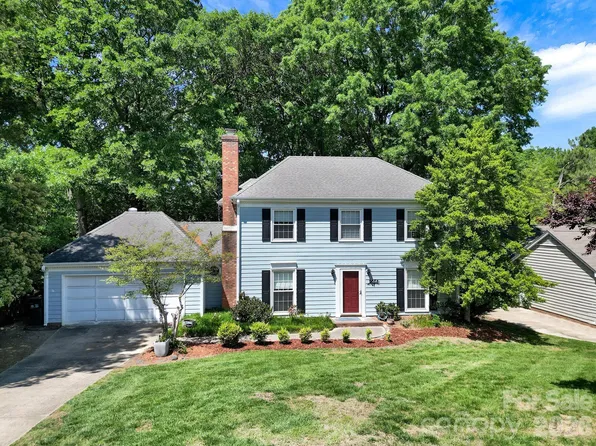 8802 Kirchenbaum Dr, Charlotte, NC 28210