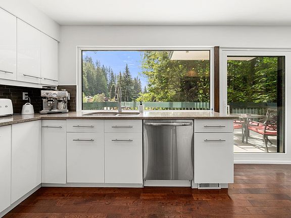 3rd image of 2086 Rivergrove Pl