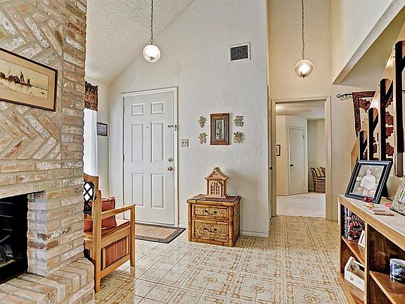 4th image of 17158 Beaver Springs Dr