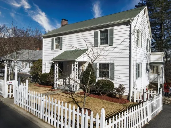 31 Mearns Avenue, Highland Falls, NY 10928