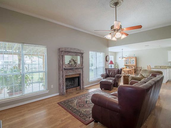 5th image of 17326 Meadowbrook Dr