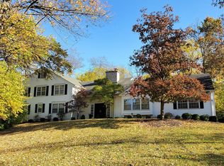 2 Ault Ln, Cincinnati, OH 45246
