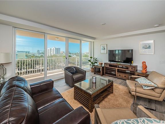 4th image of 223 Island Way #6H